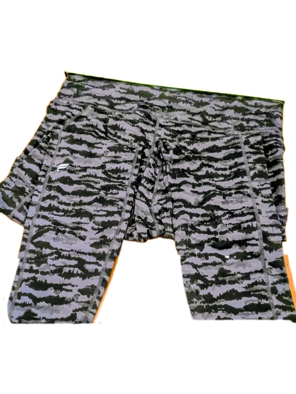 Fabletics Tigress Therma FlexHigh Waist ColdWeather Leggings Gray Black 33W Sz L